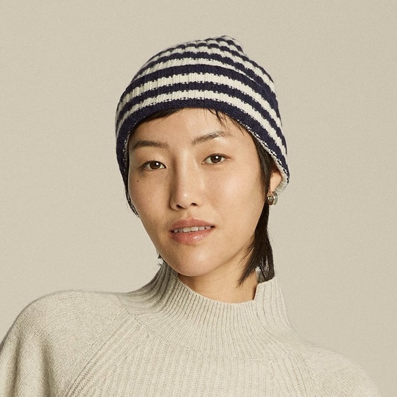 Everlane Cashmere Cap Beanie Hat Navy/Bone Stripe One Size NWT - Picture 1 of 7